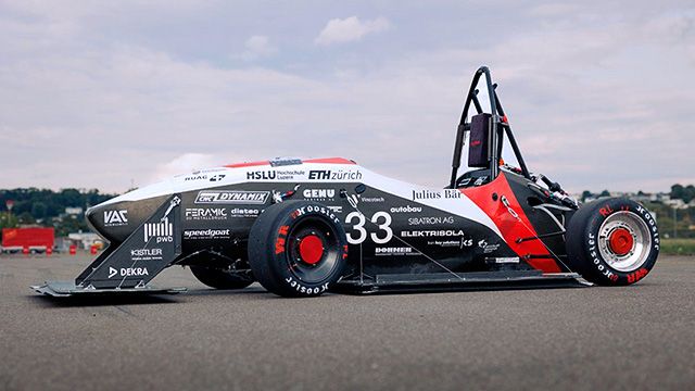 Automóvil de carreras eléctrico que estableció un récord mundial, diseñado y construido por integrantes de AMZ Racing.
