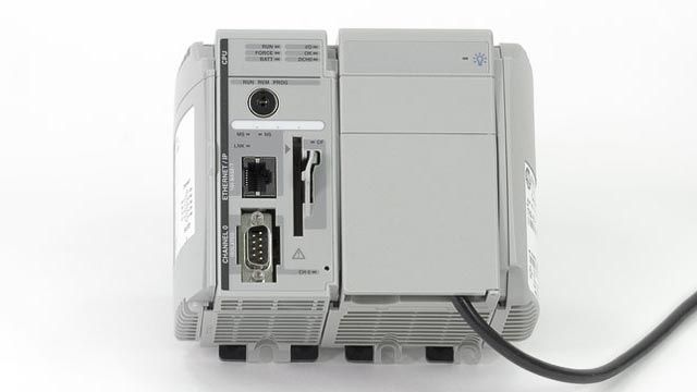 PLC (プログラマブルロジックコントローラー)