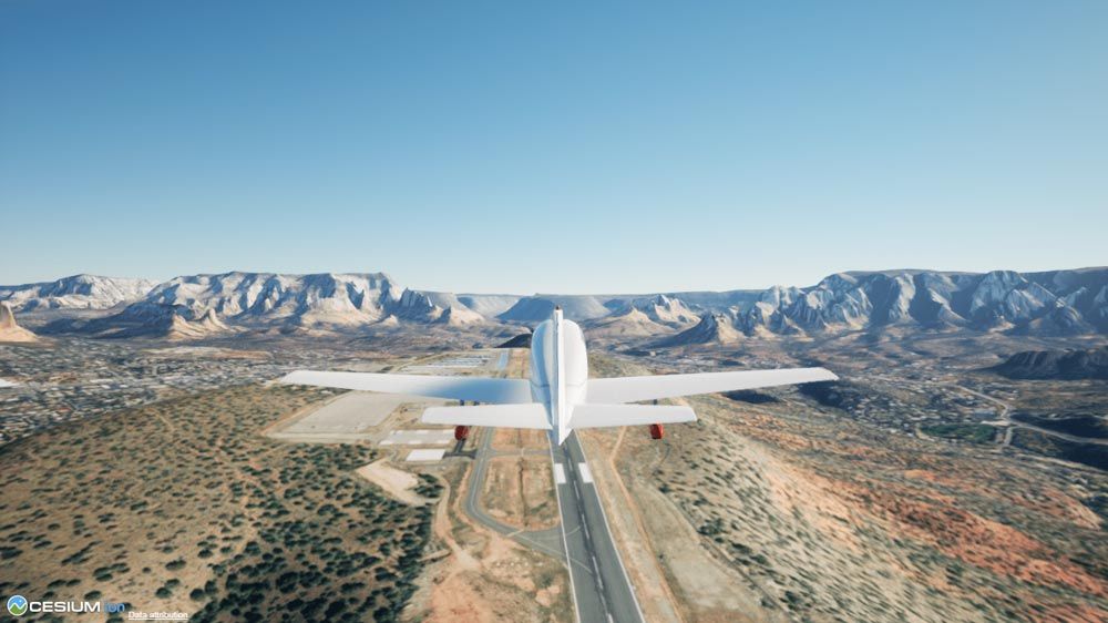 Una avioneta blanca sobrevuela un paisaje fotorrealista, con una pista de aterrizaje visible debajo y montañas en la distancia.